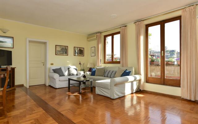 Rome at Your Feet Apartment with Terrace