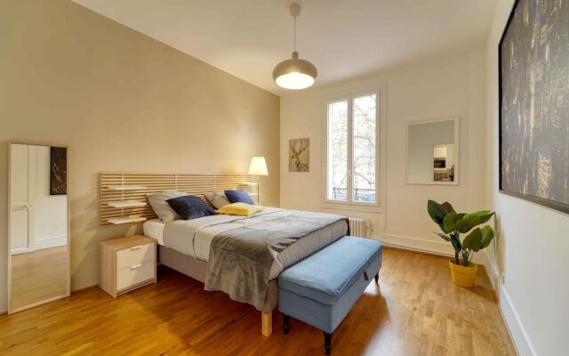 Apartment With 2 Bedrooms In Boulogne Billancourt, With Furnished Terrace And Wifi