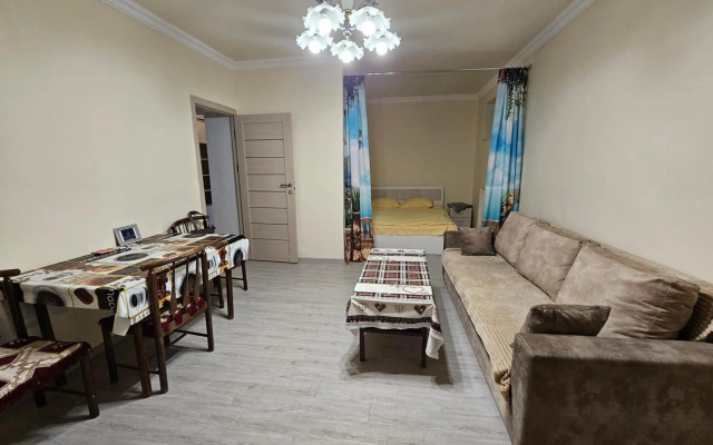 Sunny Apartment close to Erebuni mall