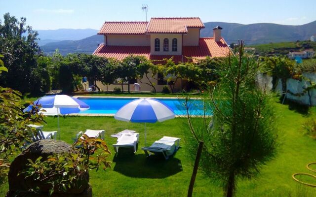 Villa With 4 Bedrooms in Provesende, With Wonderful Mountain View, Pri