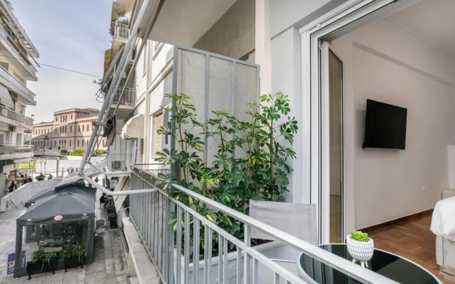 Acropolis Museum Apartment by A&A