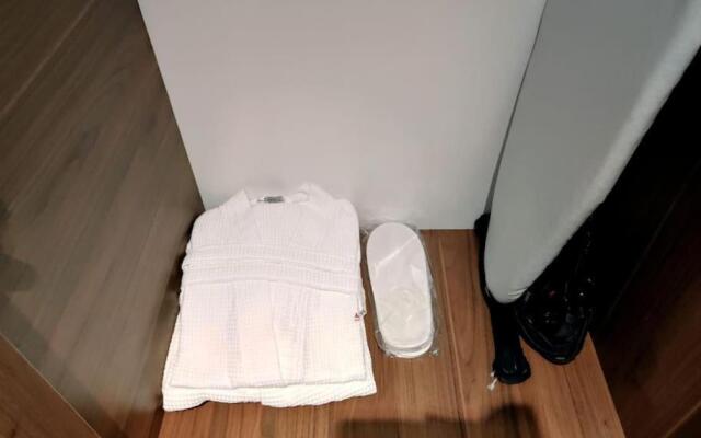 Leo Group BEST STUDIO 2309 Alliance Palace