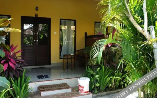 Putu Guest House