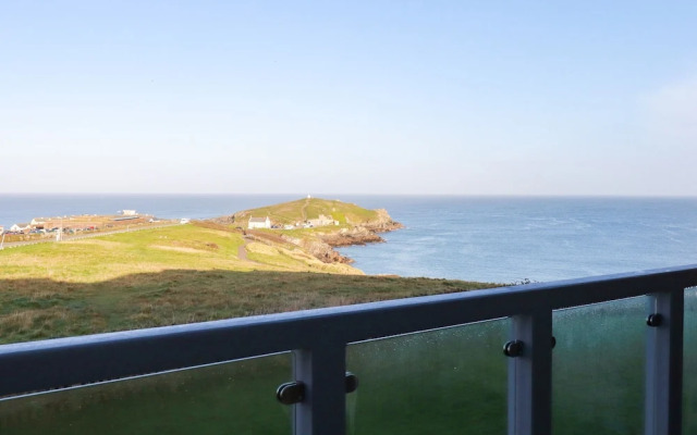 9 Headland Point