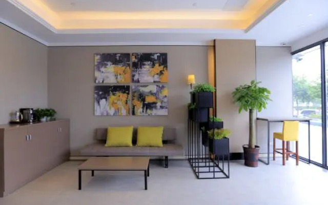 Rujia Ease Hotel(Nanjing Wutang Plaza Metro Station)