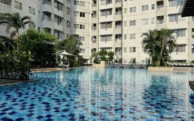 Cozy 2BR Sudirman Apt w/ Pool, Wi-Fi,  & Netflix – Pool – Jakarta