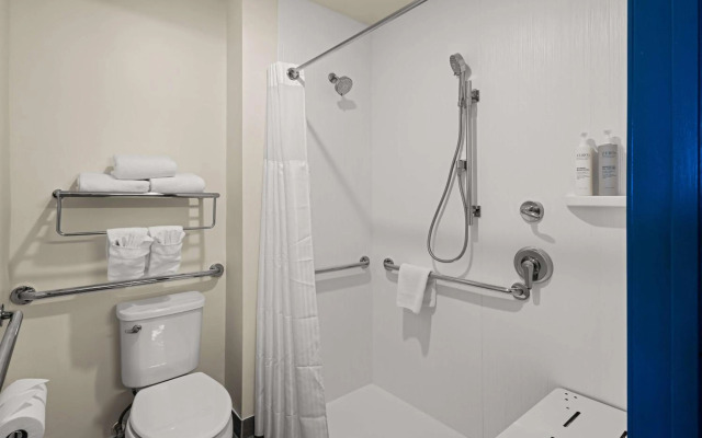 Spark by Hilton Fort Wayne