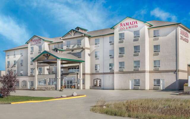 Ramada by Wyndham Clairmont/Grande Prairie