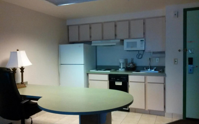 Allure Suites
