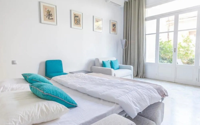 Palais Mire Juan Studio