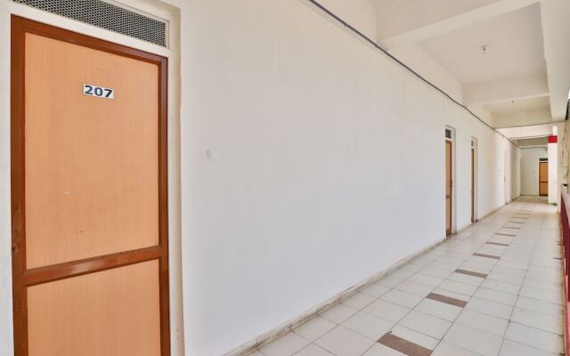 OYO Flagship 13124 Hotel Pyramid