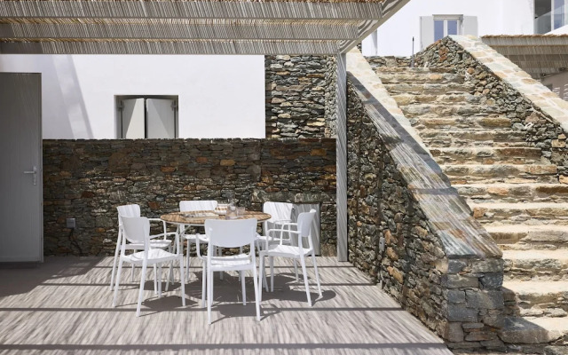 Ianemi Suites by K4 Kythnos