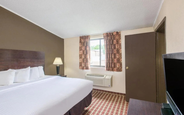 Ramada By Wyndham Whitehall/Allentown