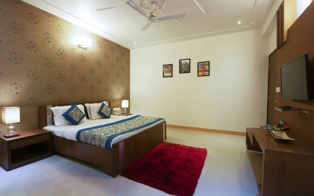 Hotel Delhi 37 Near - Delhi Airport