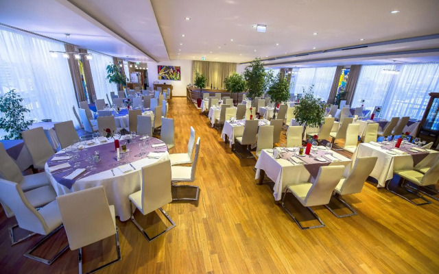 Marshal Garden Hotel