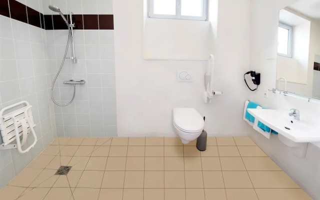 Les Bains Boyardville Hotel Et Restaurant