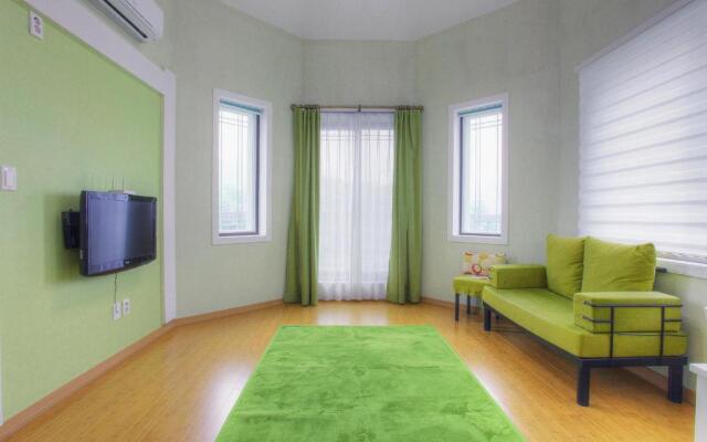 Forest of Color Pension