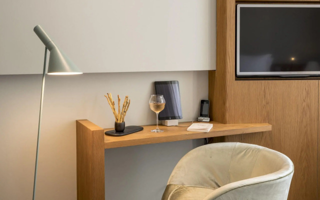 Yndo Hotel