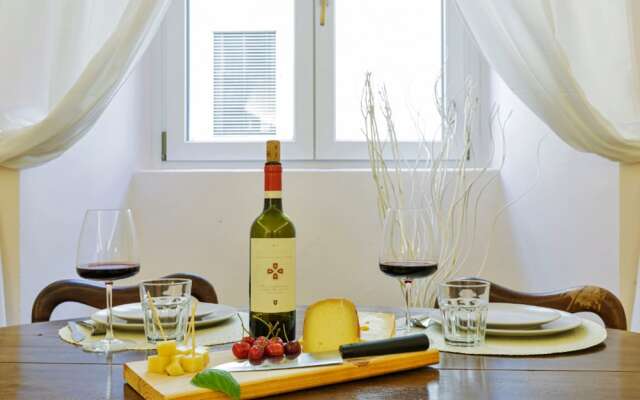 Historic Apt - Wifi - Ac - Top Location - Walk Everywhere