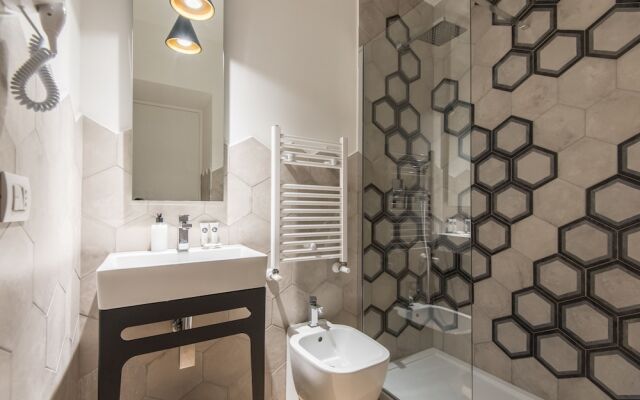 Отель Five Boutique Rooms