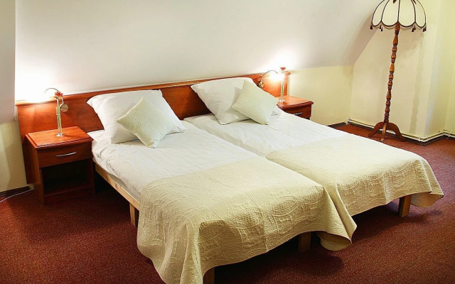 Hotel Przy Oślej Bramie - Zamek Książ