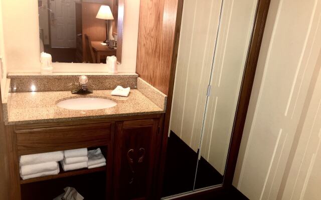 Honeysuckle Inn & Conference Center