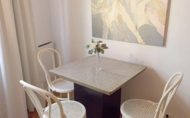 Cozy Recoleta Apartment with Balcony