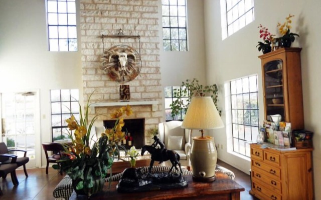 Windcrest Inn and Suites