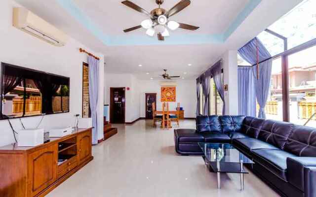 3 Bedrooms Pool Villa Walk to Patong