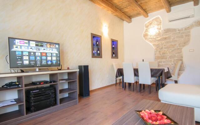 Apartment Borgo 8