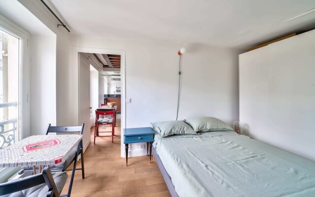 Charming 2 Room Apartment - Paris