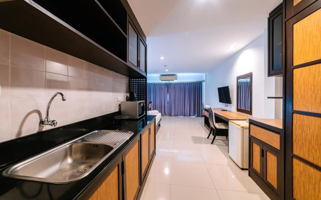 OYO 241 Ratana Hotel Sakdidet