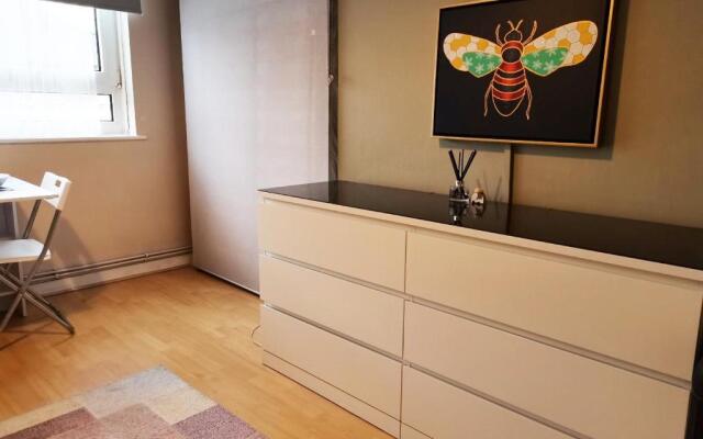 Charming London Town Studio Flat, Tower Bridge