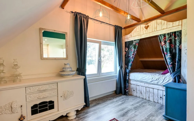 Relaxing Holiday Home in Hellendoorn with Garden