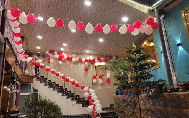 Goroomgo Hidden Chalet Mall Road Nainital
