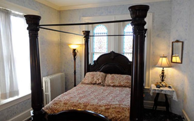 Greystone Manor Victorian Inn