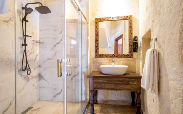 Uzay Cave Suite Hotel