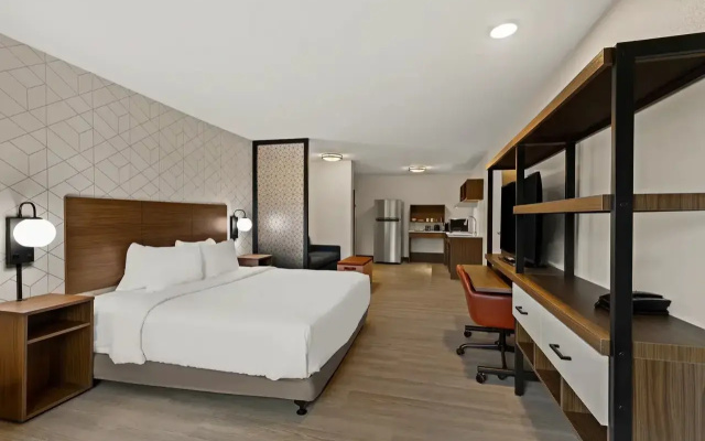 Everhome Suites Georgetown - Austin