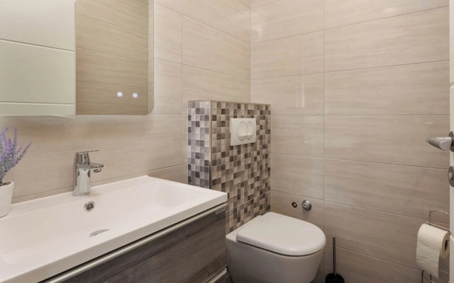 Seafront Apartment Nana 2