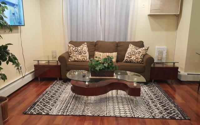 Private Garden Apartment