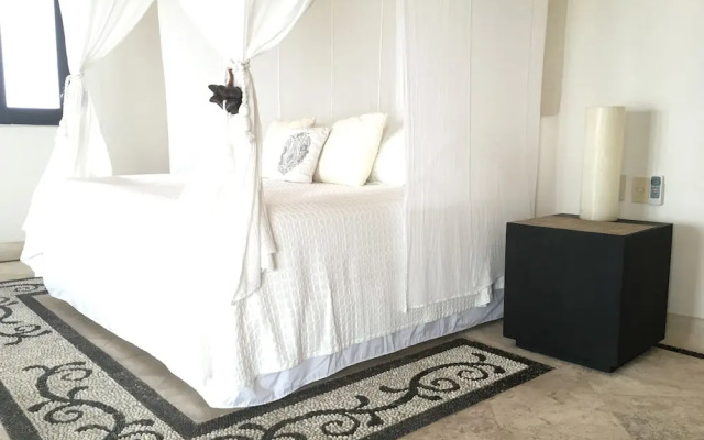 Tentaciones Hotel & Lounge Pool - Adults Only