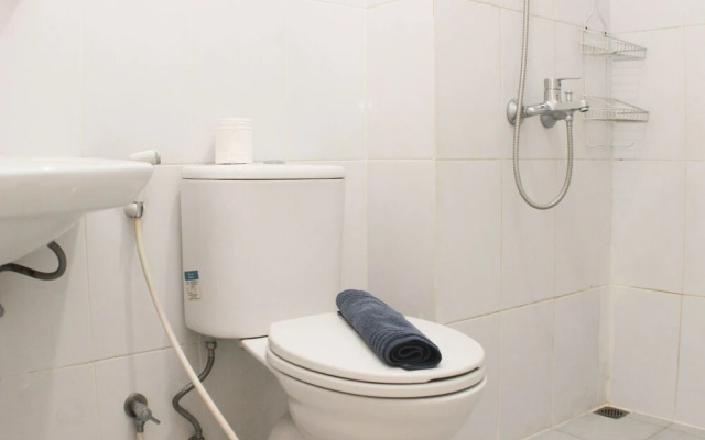 Homey And Nice 2Br At Patraland Urbano Apartment