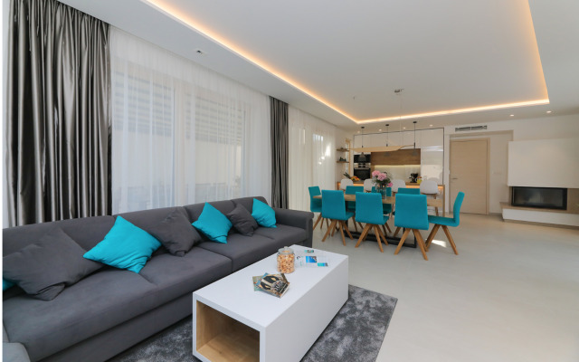 Bondi in Supetar with 4 bedrooms and 4 bathrooms
