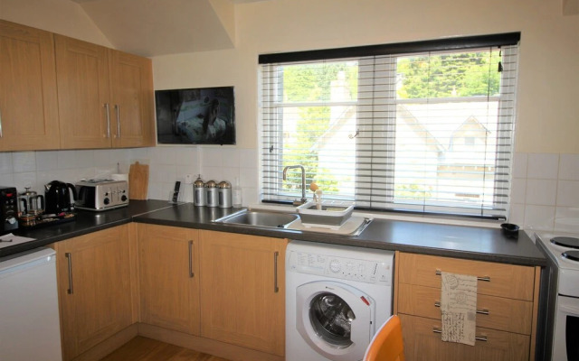 Atholl Rd Self Catering - 127 Central Location
