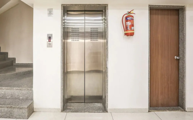 Hotel Simran Raghuveer Para by OYO Rooms