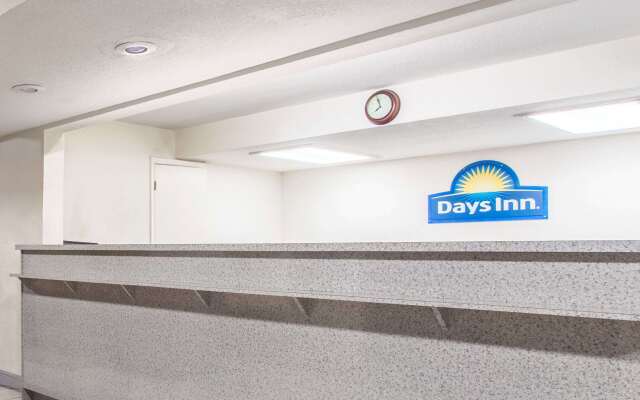 Days Inn by Wyndham Lake City I-10