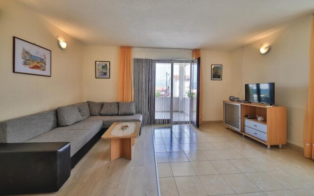 Nice Home in Slatine With Wifi and 5 Bedrooms