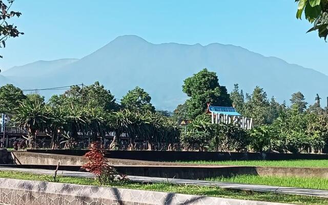 Villa Aries Biru