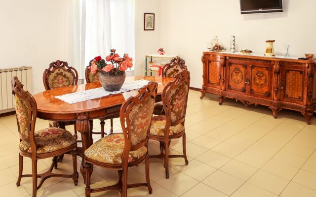 Graceful Apartment in Napoli With Balcony