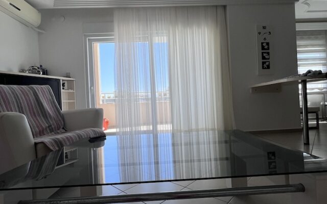 Luxury 2 Bedroom With Pool 300 Meters to the sea